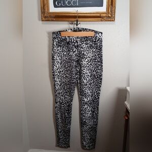 7 For All Mankind Black and White Animal Print Pants/Jeans Size 28
